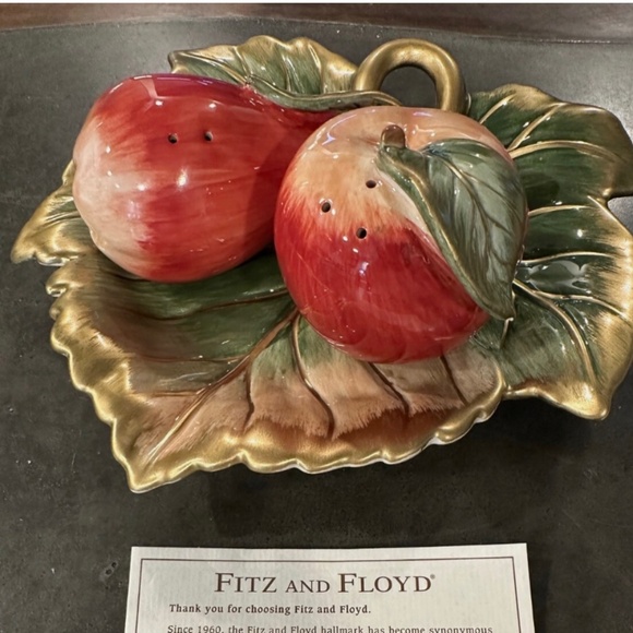 Fitz & Floyd Pear and apple Fall Salt/pepper shakers - Picture 2 of 9